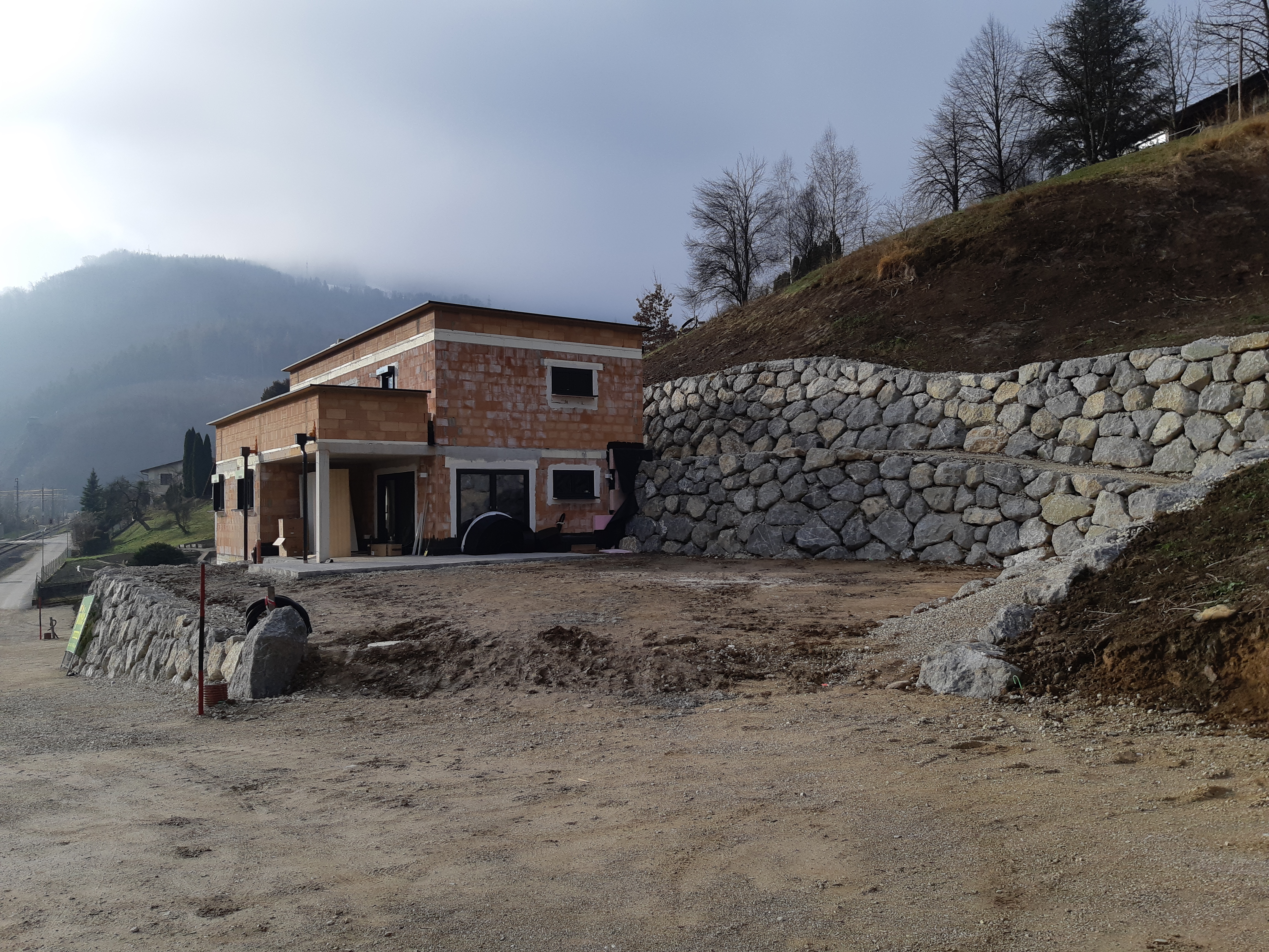 Einfamilienhäuser samt Außenanlagen - Hochbau